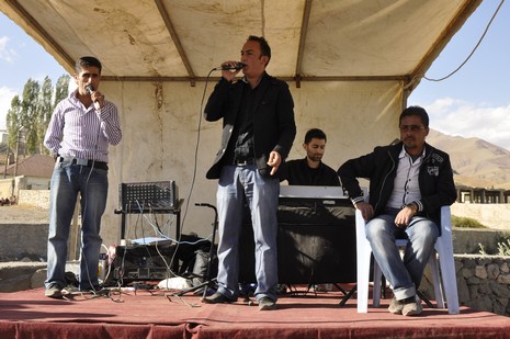 Yüksekova'da 10.10. Ekim 2010 tarihleri arasında evlenen çiftleri sizler için sayfamıza taşıdık. Yüksekova Güncel olarak tüm çiftlerimize mutluluklar dileriz