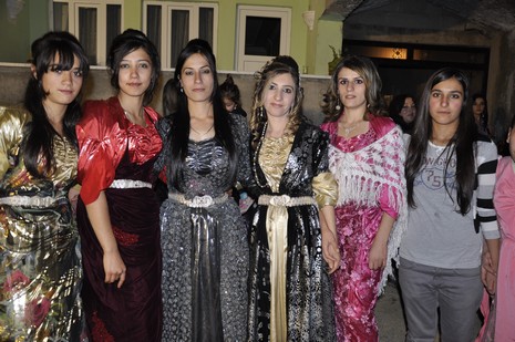 Yüksekova'da 16.17. Ekim 2010 tarihleri arasında evlenen çiftleri sizler için sayfamıza taşıdık. Yüksekova Güncel olarak tüm çiftlerimize mutluluklar