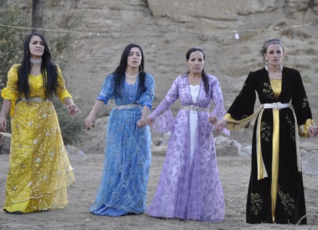 Yüksekova'da 16.17. Ekim 2010 tarihleri arasında evlenen çiftleri sizler için sayfamıza taşıdık. Yüksekova Güncel olarak tüm çiftlerimize mutluluklar