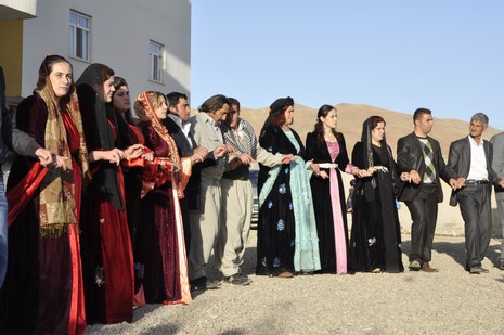 Yüksekova'da 16.17. Ekim 2010 tarihleri arasında evlenen çiftleri sizler için sayfamıza taşıdık. Yüksekova Güncel olarak tüm çiftlerimize mutluluklar