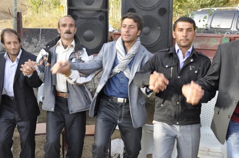 Yüksekova'da 16.17. Ekim 2010 tarihleri arasında evlenen çiftleri sizler için sayfamıza taşıdık. Yüksekova Güncel olarak tüm çiftlerimize mutluluklar