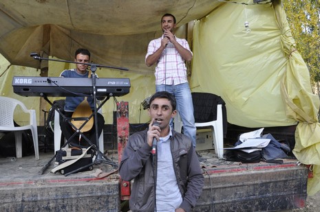 Yüksekova'da 16.17. Ekim 2010 tarihleri arasında evlenen çiftleri sizler için sayfamıza taşıdık. Yüksekova Güncel olarak tüm çiftlerimize mutluluklar