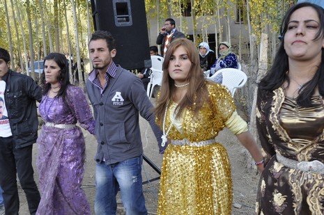 Yüksekova'da 16.17. Ekim 2010 tarihleri arasında evlenen çiftleri sizler için sayfamıza taşıdık. Yüksekova Güncel olarak tüm çiftlerimize mutluluklar