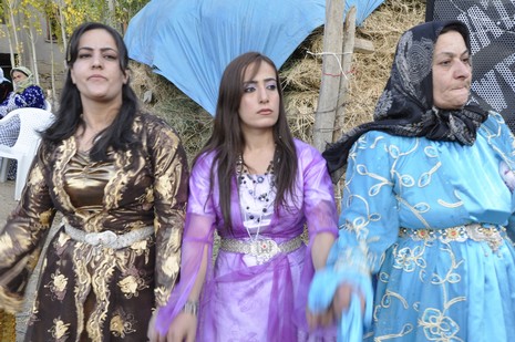 Yüksekova'da 16.17. Ekim 2010 tarihleri arasında evlenen çiftleri sizler için sayfamıza taşıdık. Yüksekova Güncel olarak tüm çiftlerimize mutluluklar