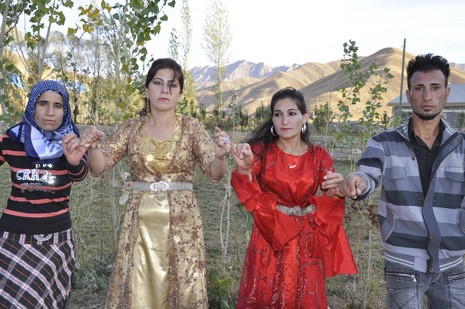 Yüksekova'da 16.17. Ekim 2010 tarihleri arasında evlenen çiftleri sizler için sayfamıza taşıdık. Yüksekova Güncel olarak tüm çiftlerimize mutluluklar