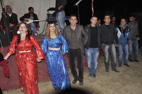 Yüksekova'da 16.17. Ekim 2010 tarihleri arasında evlenen çiftleri sizler için sayfamıza taşıdık. Yüksekova Güncel olarak tüm çiftlerimize mutluluklar