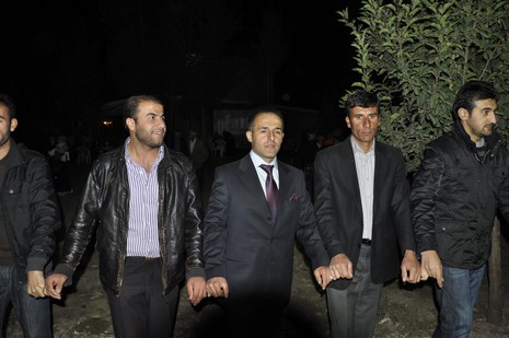 Yüksekova'da 16.17. Ekim 2010 tarihleri arasında evlenen çiftleri sizler için sayfamıza taşıdık. Yüksekova Güncel olarak tüm çiftlerimize mutluluklar