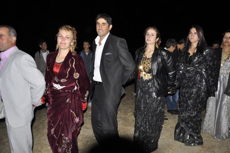 Yüksekova'da 16.17. Ekim 2010 tarihleri arasında evlenen çiftleri sizler için sayfamıza taşıdık. Yüksekova Güncel olarak tüm çiftlerimize mutluluklar