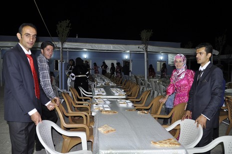 Yüksekova'da 16.17. Ekim 2010 tarihleri arasında evlenen çiftleri sizler için sayfamıza taşıdık. Yüksekova Güncel olarak tüm çiftlerimize mutluluklar