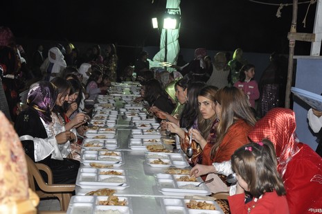 Yüksekova'da 16.17. Ekim 2010 tarihleri arasında evlenen çiftleri sizler için sayfamıza taşıdık. Yüksekova Güncel olarak tüm çiftlerimize mutluluklar