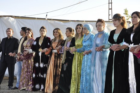 Yüksekova'da 16.17. Ekim 2010 tarihleri arasında evlenen çiftleri sizler için sayfamıza taşıdık. Yüksekova Güncel olarak tüm çiftlerimize mutluluklar