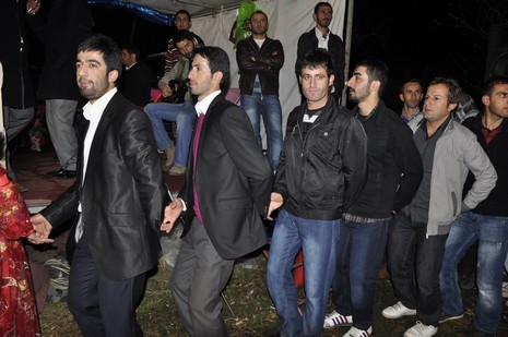 Yüksekova'da 16.17. Ekim 2010 tarihleri arasında evlenen çiftleri sizler için sayfamıza taşıdık. Yüksekova Güncel olarak tüm çiftlerimize mutluluklar