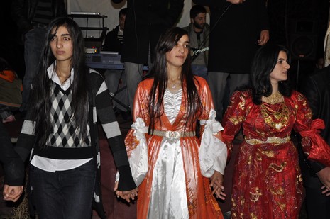 Yüksekova'da 16.17. Ekim 2010 tarihleri arasında evlenen çiftleri sizler için sayfamıza taşıdık. Yüksekova Güncel olarak tüm çiftlerimize mutluluklar