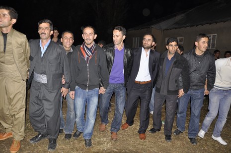 Yüksekova'da 16.17. Ekim 2010 tarihleri arasında evlenen çiftleri sizler için sayfamıza taşıdık. Yüksekova Güncel olarak tüm çiftlerimize mutluluklar