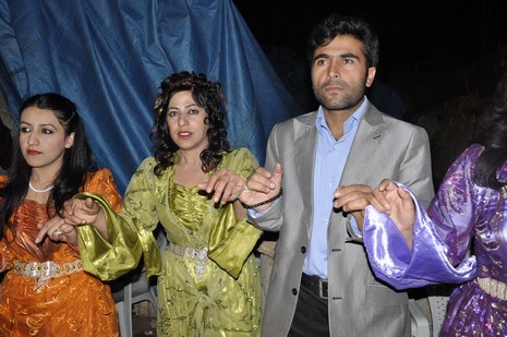 Yüksekova'da 16.17. Ekim 2010 tarihleri arasında evlenen çiftleri sizler için sayfamıza taşıdık. Yüksekova Güncel olarak tüm çiftlerimize mutluluklar