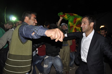 Yüksekova'da 16.17. Ekim 2010 tarihleri arasında evlenen çiftleri sizler için sayfamıza taşıdık. Yüksekova Güncel olarak tüm çiftlerimize mutluluklar