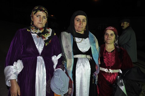 Yüksekova'da 16.17. Ekim 2010 tarihleri arasında evlenen çiftleri sizler için sayfamıza taşıdık. Yüksekova Güncel olarak tüm çiftlerimize mutluluklar