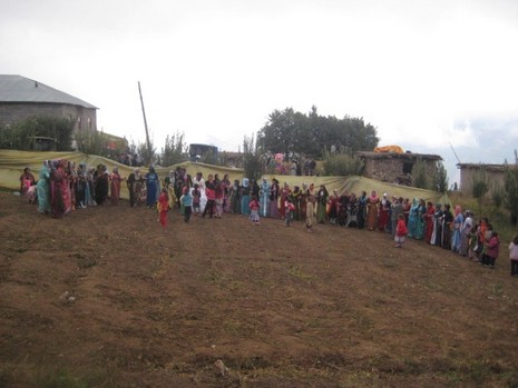 Şemdinli'de 16.17. Ekim 2010 tarihleri arasında evlenen çiftleri sizler için sayfamıza taşıdık. Yüksekova Güncel olarak tüm çiftlerimize mutluluklar dileriz