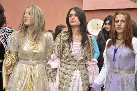 Yüksekova'da 30.31. Ekim 2010 tarihleri arasında evlenen çiftleri sizler için sayfamıza taşıdık. Yüksekova Güncel olarak tüm çiftlerimize mutluluklar dileriz