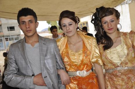 Yüksekova'da 30.31. Ekim 2010 tarihleri arasında evlenen çiftleri sizler için sayfamıza taşıdık. Yüksekova Güncel olarak tüm çiftlerimize mutluluklar dileriz