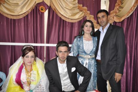 Yüksekova'da 30.31. Ekim 2010 tarihleri arasında evlenen çiftleri sizler için sayfamıza taşıdık. Yüksekova Güncel olarak tüm çiftlerimize mutluluklar dileriz