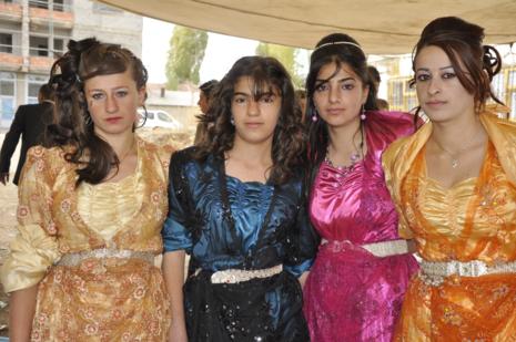 Yüksekova'da 30.31. Ekim 2010 tarihleri arasında evlenen çiftleri sizler için sayfamıza taşıdık. Yüksekova Güncel olarak tüm çiftlerimize mutluluklar dileriz