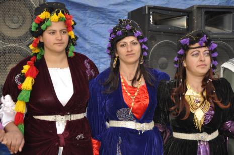 Yüksekova'da 30.31. Ekim 2010 tarihleri arasında evlenen çiftleri sizler için sayfamıza taşıdık. Yüksekova Güncel olarak tüm çiftlerimize mutluluklar dileriz