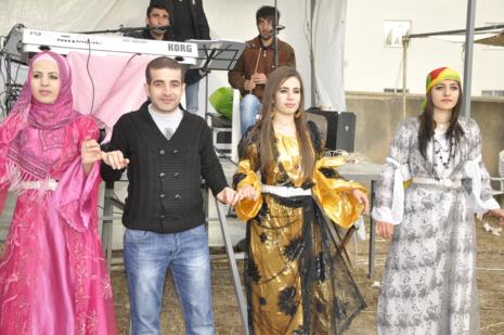 Yüksekova'da 30.31. Ekim 2010 tarihleri arasında evlenen çiftleri sizler için sayfamıza taşıdık. Yüksekova Güncel olarak tüm çiftlerimize mutluluklar dileriz