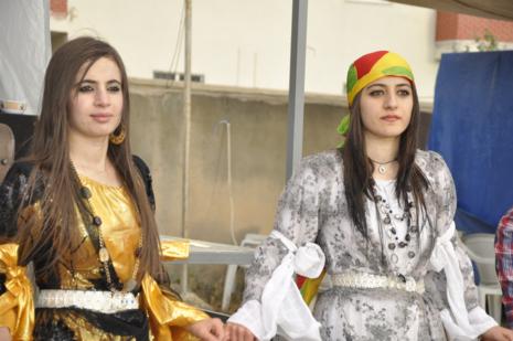 Yüksekova'da 30.31. Ekim 2010 tarihleri arasında evlenen çiftleri sizler için sayfamıza taşıdık. Yüksekova Güncel olarak tüm çiftlerimize mutluluklar dileriz