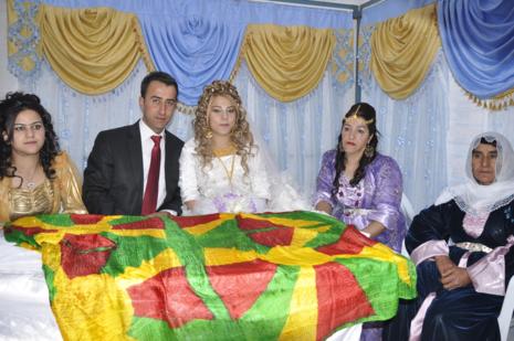 Yüksekova'da 30.31. Ekim 2010 tarihleri arasında evlenen çiftleri sizler için sayfamıza taşıdık. Yüksekova Güncel olarak tüm çiftlerimize mutluluklar dileriz