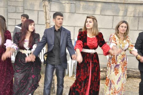 Yüksekova'da 30.31. Ekim 2010 tarihleri arasında evlenen çiftleri sizler için sayfamıza taşıdık. Yüksekova Güncel olarak tüm çiftlerimize mutluluklar dileriz