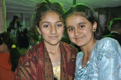 Yüksekova'da 30.31. Ekim 2010 tarihleri arasında evlenen çiftleri sizler için sayfamıza taşıdık. Yüksekova Güncel olarak tüm çiftlerimize mutluluklar dileriz