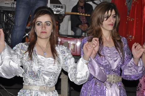 Yüksekova'da 30.31. Ekim 2010 tarihleri arasında evlenen çiftleri sizler için sayfamıza taşıdık. Yüksekova Güncel olarak tüm çiftlerimize mutluluklar dileriz