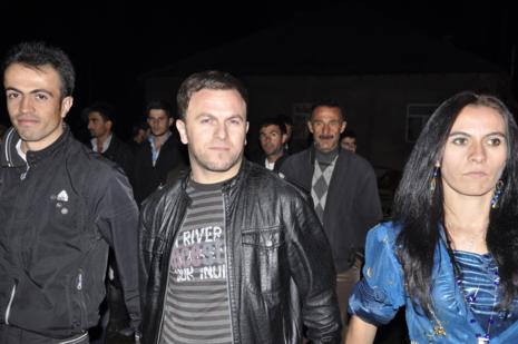 Yüksekova'da 30.31. Ekim 2010 tarihleri arasında evlenen çiftleri sizler için sayfamıza taşıdık. Yüksekova Güncel olarak tüm çiftlerimize mutluluklar dileriz