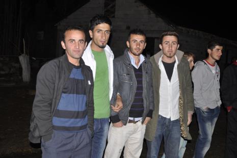 Yüksekova'da 30.31. Ekim 2010 tarihleri arasında evlenen çiftleri sizler için sayfamıza taşıdık. Yüksekova Güncel olarak tüm çiftlerimize mutluluklar dileriz