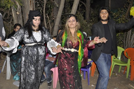 Yüksekova'da 06.07.11.2010 tarihleri arasında evlenen çiftleri sizler için sayfamıza taşıdık. Yüksekova Güncel olarak tüm çiftlerimize mutluluklar dileriz