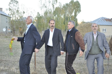 Yüksekova'da 06.07.11.2010 tarihleri arasında evlenen çiftleri sizler için sayfamıza taşıdık. Yüksekova Güncel olarak tüm çiftlerimize mutluluklar dileriz