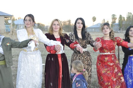 Yüksekova'da 06.07.11.2010 tarihleri arasında evlenen çiftleri sizler için sayfamıza taşıdık. Yüksekova Güncel olarak tüm çiftlerimize mutluluklar dileriz