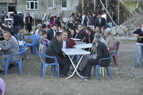 Yüksekova'da 06.07.11.2010 tarihleri arasında evlenen çiftleri sizler için sayfamıza taşıdık. Yüksekova Güncel olarak tüm çiftlerimize mutluluklar dileriz