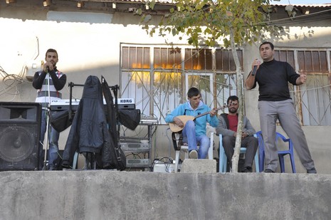 Yüksekova'da 06.07.11.2010 tarihleri arasında evlenen çiftleri sizler için sayfamıza taşıdık. Yüksekova Güncel olarak tüm çiftlerimize mutluluklar dileriz