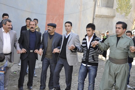 Yüksekova'da 06.07.11.2010 tarihleri arasında evlenen çiftleri sizler için sayfamıza taşıdık. Yüksekova Güncel olarak tüm çiftlerimize mutluluklar dileriz