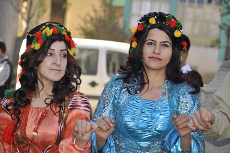 Yüksekova'da 06.07.11.2010 tarihleri arasında evlenen çiftleri sizler için sayfamıza taşıdık. Yüksekova Güncel olarak tüm çiftlerimize mutluluklar dileriz