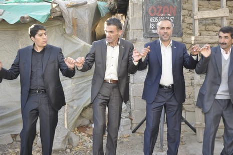 Yüksekova'da 06.07.11.2010 tarihleri arasında evlenen çiftleri sizler için sayfamıza taşıdık. Yüksekova Güncel olarak tüm çiftlerimize mutluluklar dileriz