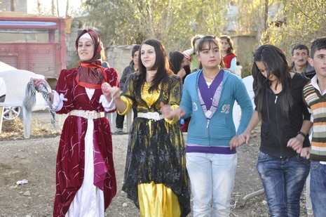 Yüksekova'da 06.07.11.2010 tarihleri arasında evlenen çiftleri sizler için sayfamıza taşıdık. Yüksekova Güncel olarak tüm çiftlerimize mutluluklar dileriz