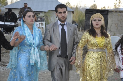 Yüksekova'da 06.07.11.2010 tarihleri arasında evlenen çiftleri sizler için sayfamıza taşıdık. Yüksekova Güncel olarak tüm çiftlerimize mutluluklar dileriz