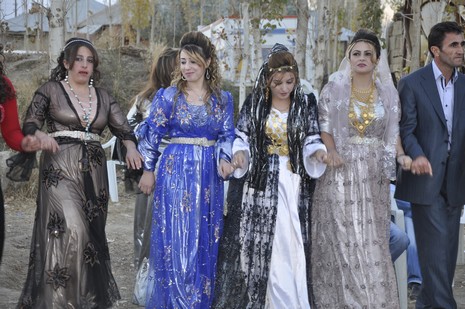 Yüksekova'da 06.07.11.2010 tarihleri arasında evlenen çiftleri sizler için sayfamıza taşıdık. Yüksekova Güncel olarak tüm çiftlerimize mutluluklar dileriz