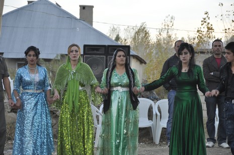 Yüksekova'da 06.07.11.2010 tarihleri arasında evlenen çiftleri sizler için sayfamıza taşıdık. Yüksekova Güncel olarak tüm çiftlerimize mutluluklar dileriz