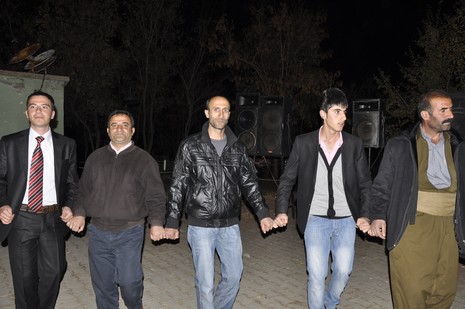 Yüksekova'da 06.07.11.2010 tarihleri arasında evlenen çiftleri sizler için sayfamıza taşıdık. Yüksekova Güncel olarak tüm çiftlerimize mutluluklar dileriz