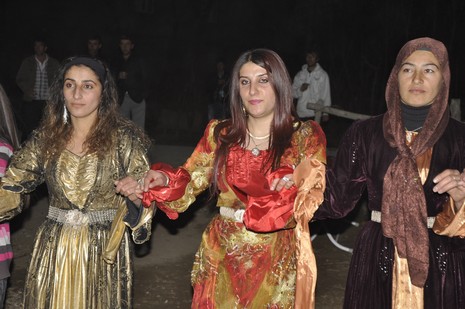 Yüksekova'da 06.07.11.2010 tarihleri arasında evlenen çiftleri sizler için sayfamıza taşıdık. Yüksekova Güncel olarak tüm çiftlerimize mutluluklar dileriz