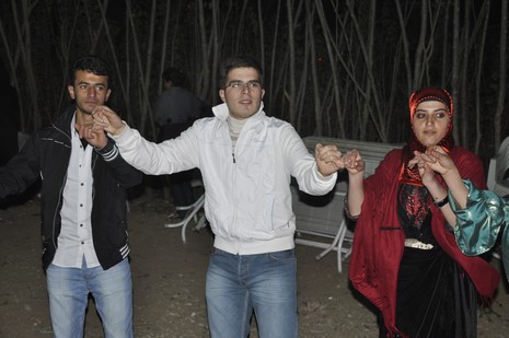 Yüksekova'da 06.07.11.2010 tarihleri arasında evlenen çiftleri sizler için sayfamıza taşıdık. Yüksekova Güncel olarak tüm çiftlerimize mutluluklar dileriz